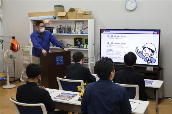 釧路工業高校の学生にセミナー等を行いました